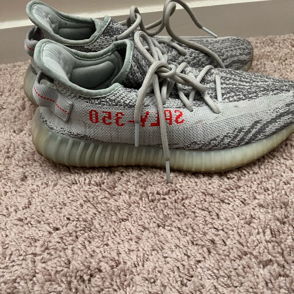 Yeezy boost 350v2 in Blue Tint men size 9